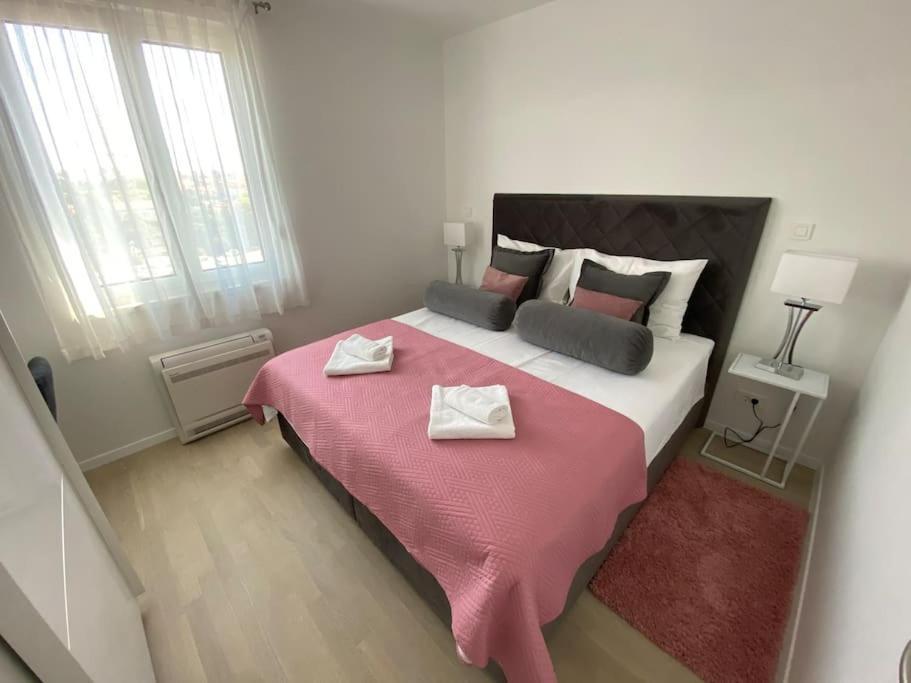 New Modern Apt Near Old Town - Private Parking 자다르 외부 사진