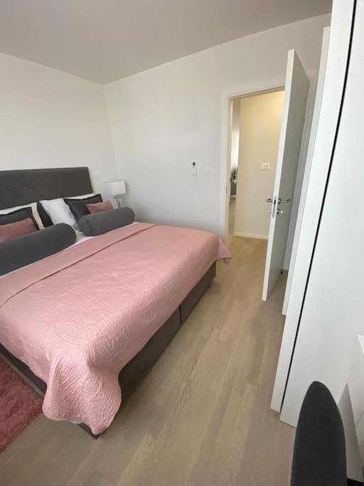 New Modern Apt Near Old Town - Private Parking 자다르 외부 사진