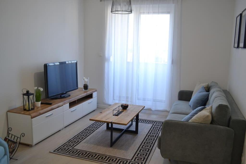 New Modern Apt Near Old Town - Private Parking 자다르 외부 사진