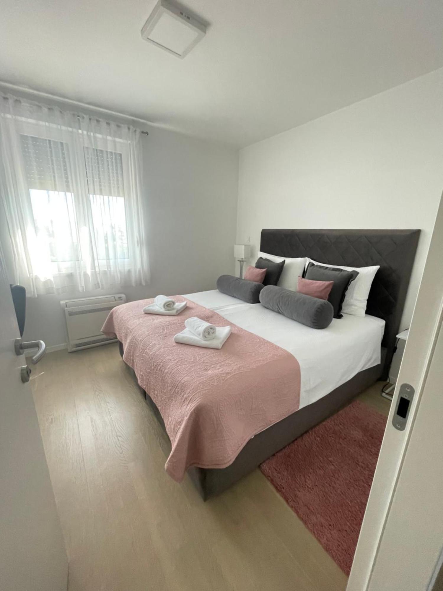 New Modern Apt Near Old Town - Private Parking 자다르 외부 사진